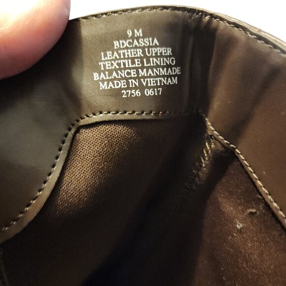 Size 9 Bandolino Cassia Tall Leather & Knit Mesh Form Fit Boots Buckle & Studs - Picture 5 of 8